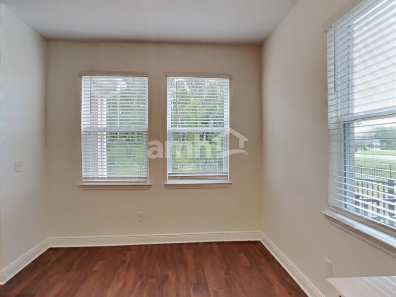 Building Photo - 27717 St Andrews Ave