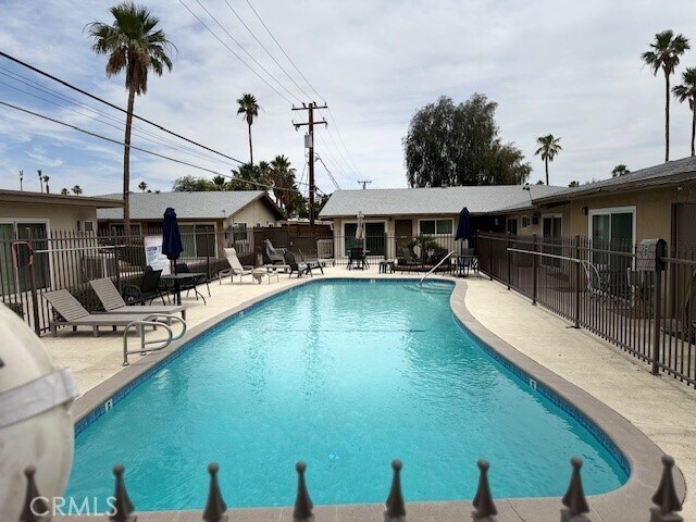 Building Photo - 686 E Cottonwood Rd