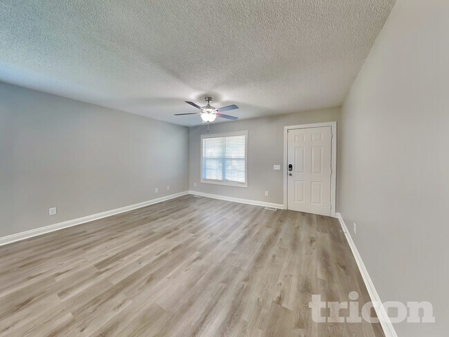 Building Photo - 5204 Halverson Ct