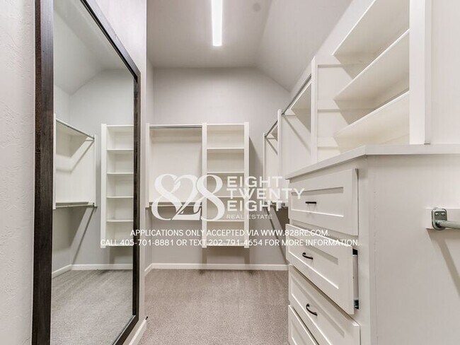 Building Photo - ABSOLUTELY STUNNING 4 BD/3 BATH HOME IN WI...