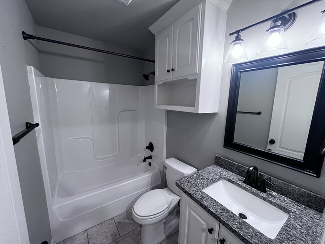 Building Photo - 27 Kasidyann Ct