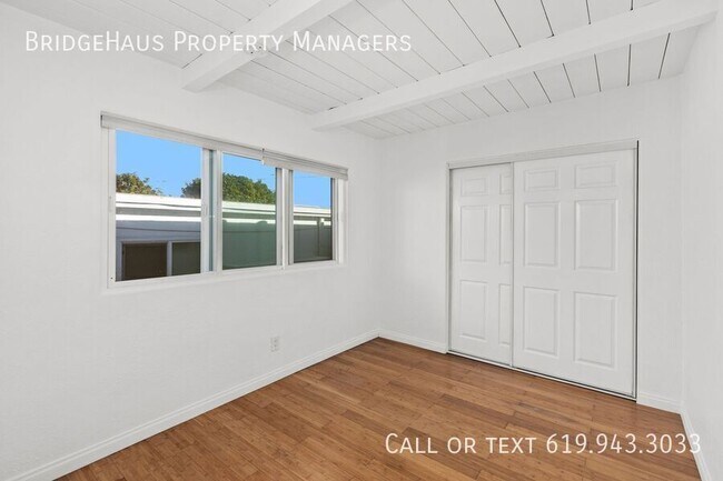 Building Photo - 4263 Mentone St