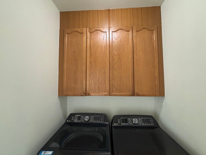Building Photo - 15938 Wayland Dr