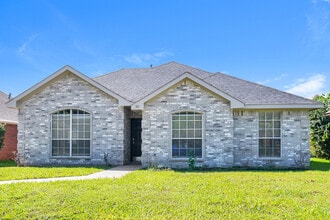 Building Photo - 911 Walters Dr
