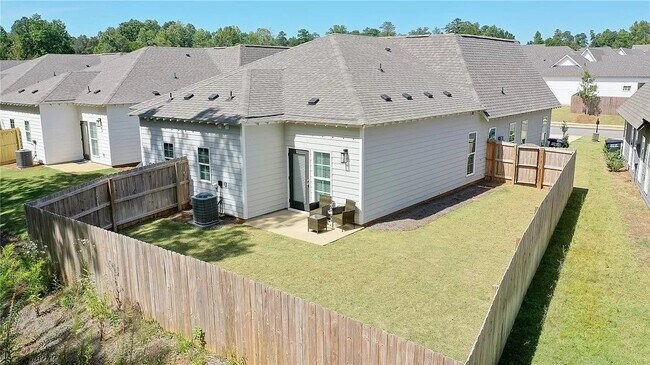 Building Photo - 1156 Burrow Cir