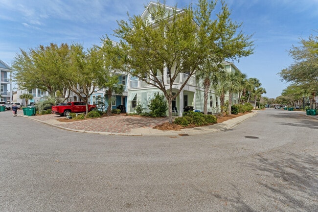 Building Photo - 4555 Grand Key Loop W