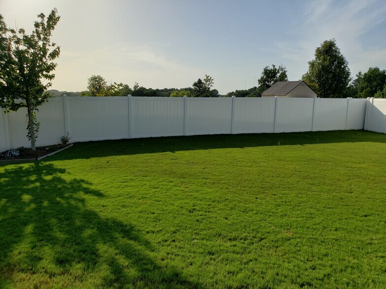 Building Photo - 944 Avondale Dr