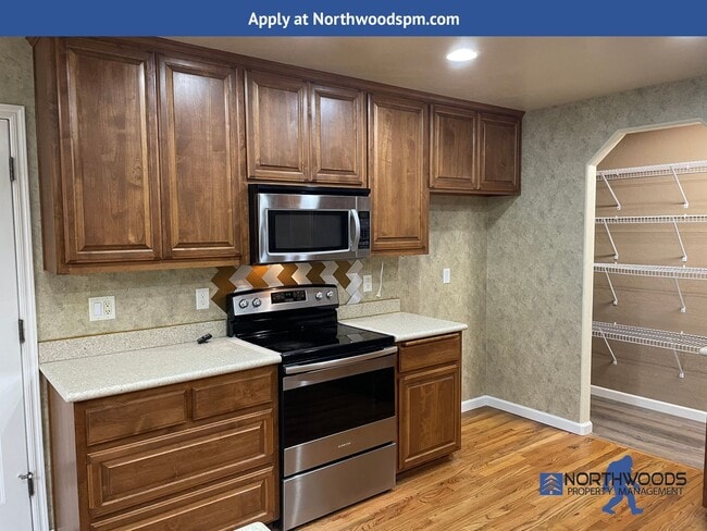 Building Photo - Lots of Room- 3 Bedroom 2 Bath Home with B...