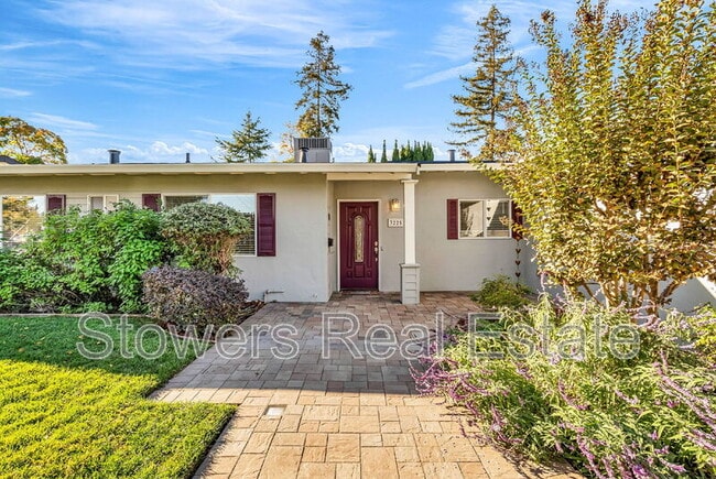 Building Photo - 3225 Claudia Dr