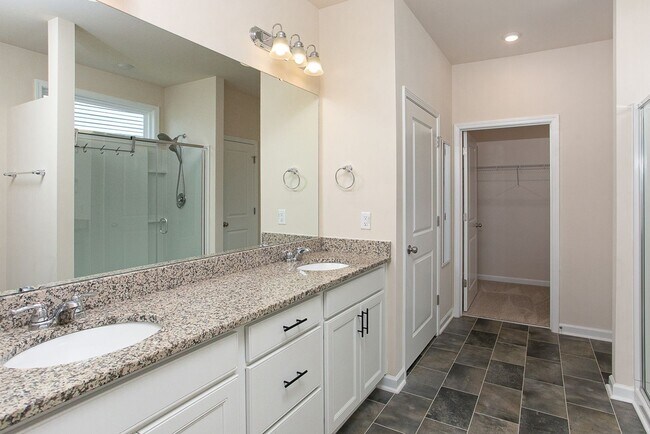 Building Photo - Beautiful 4-bedroom, 2-bath Home with Lake View!