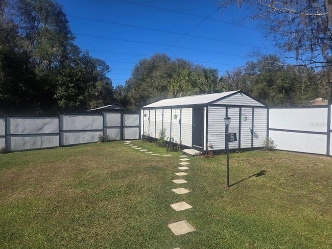 Building Photo - 13091 Old Crystal River Rd