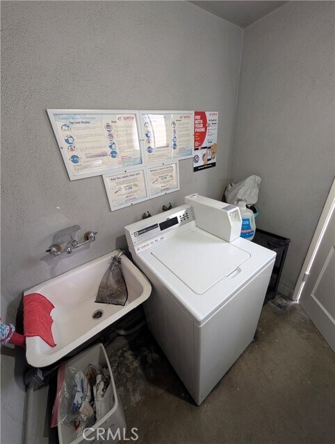 Building Photo - 610 Sunset Blvd