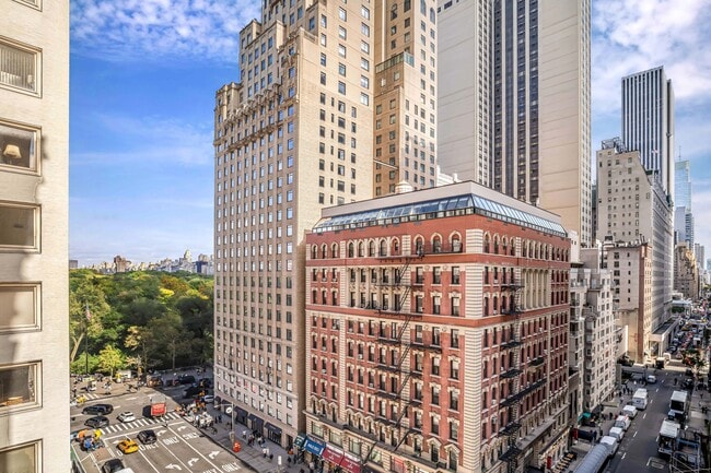 Building Photo - 100 W 58th St
