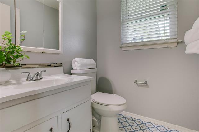 Building Photo - 914 Meadow Mead Dr