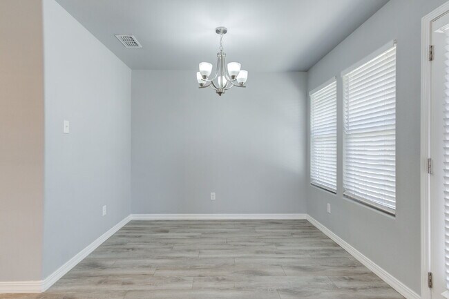 Building Photo - Wonderful 3 Bed 2 Bath in Willow Bend!