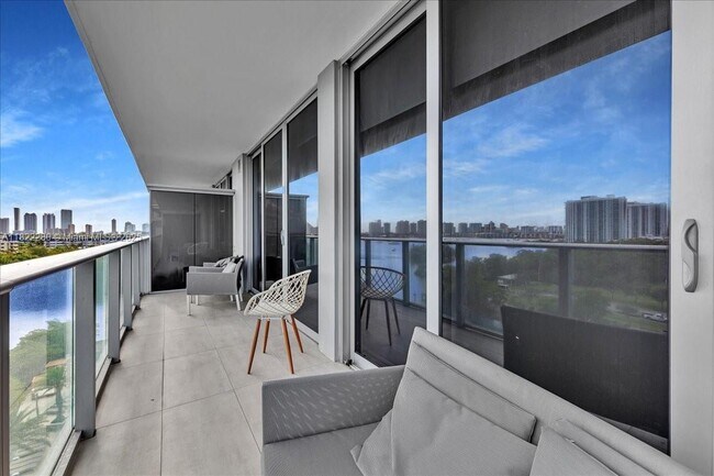 Building Photo - 16385 Biscayne Blvd