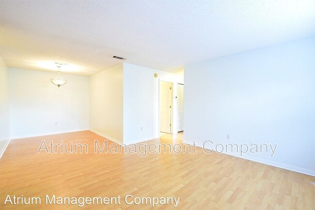 Building Photo - 2528 E Washington St