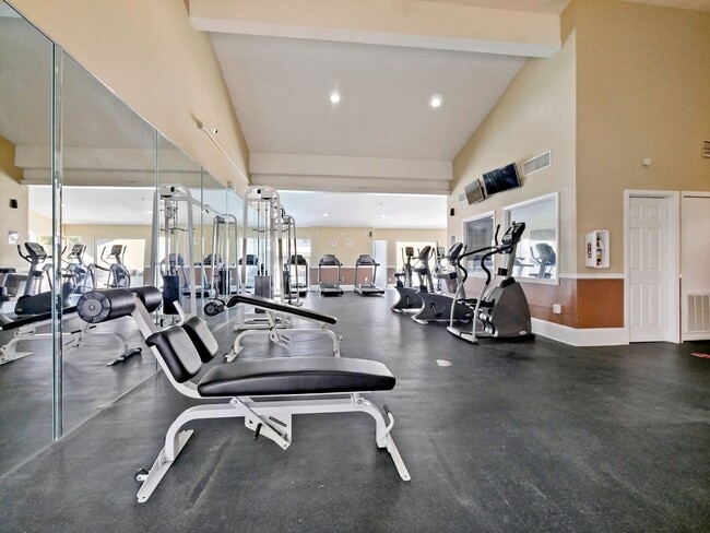 Building Photo - $1,199 |1 bedroom 1.5 bath town home style...