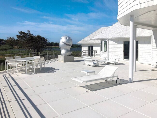 Building Photo - 64 West End Rd