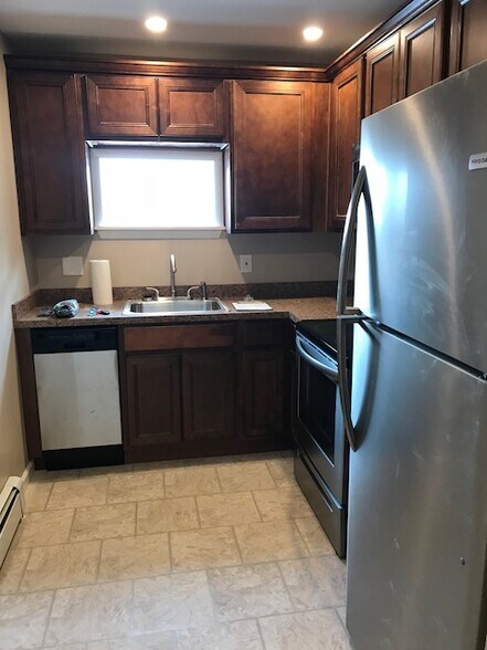 Building Photo - 3643 N Front St