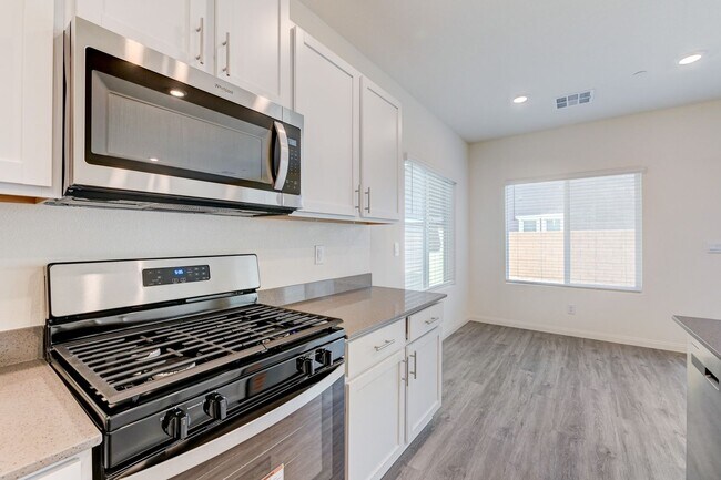 Building Photo - Newly Built 4 bedrooms in Cadence