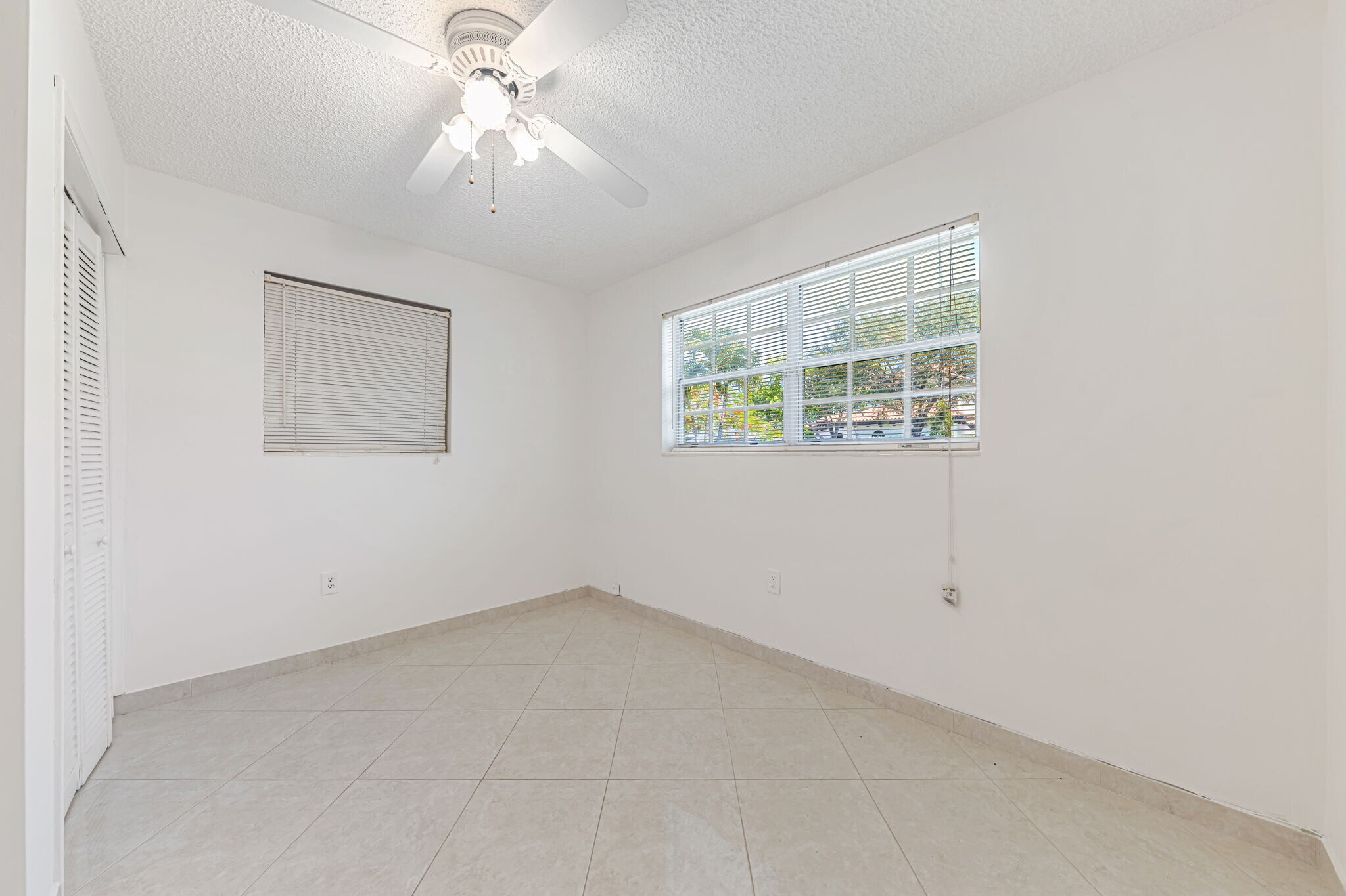 Building Photo - 9941 NW 27th St