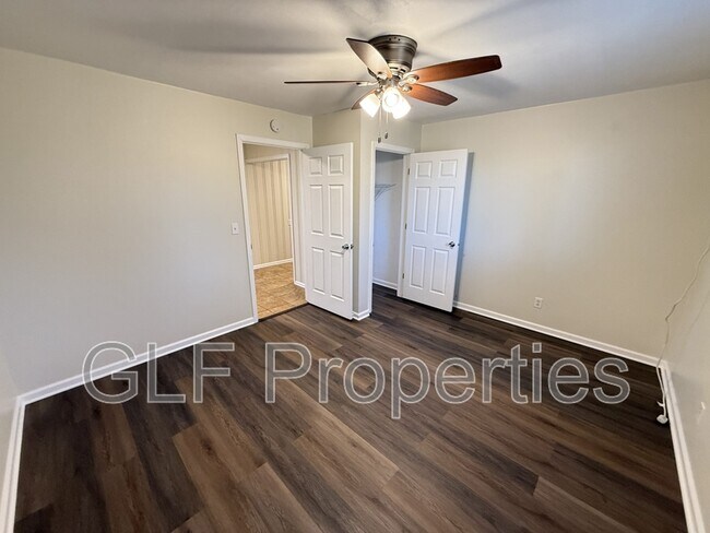 Building Photo - 605 N 13th St