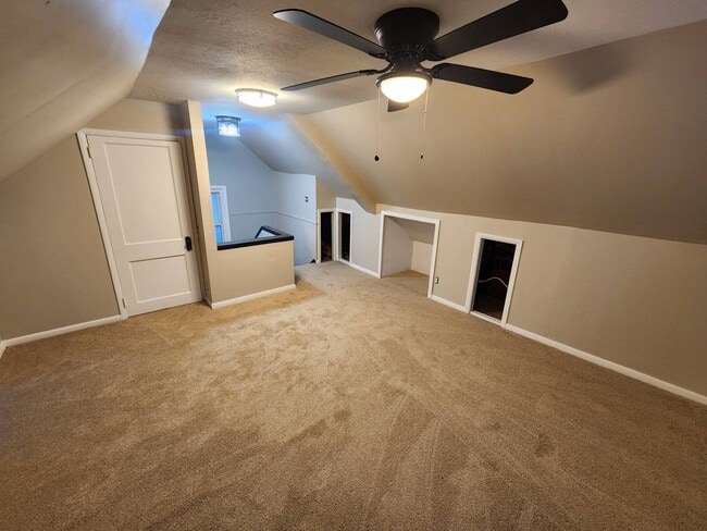 Building Photo - Charming 3-Bedroom Property in Prime Location