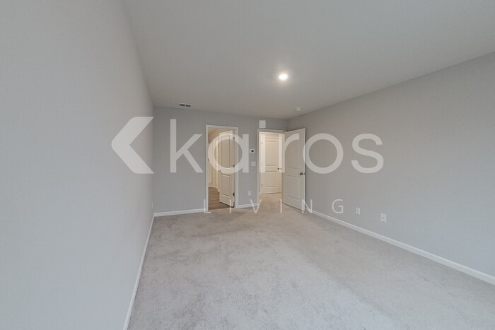 Building Photo - 229 Topaz Ln