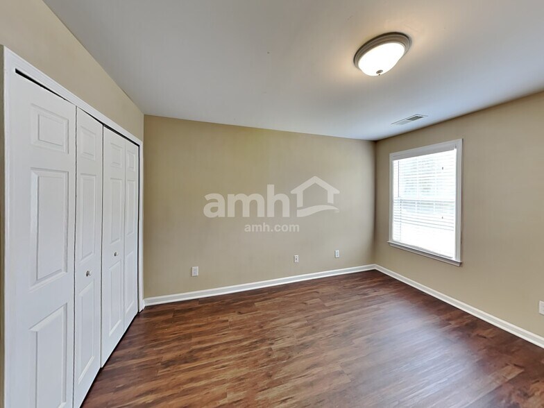 Building Photo - 3380 Lake Breeze Ct