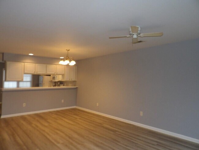 Building Photo - 4128 Horseshoe Rd N