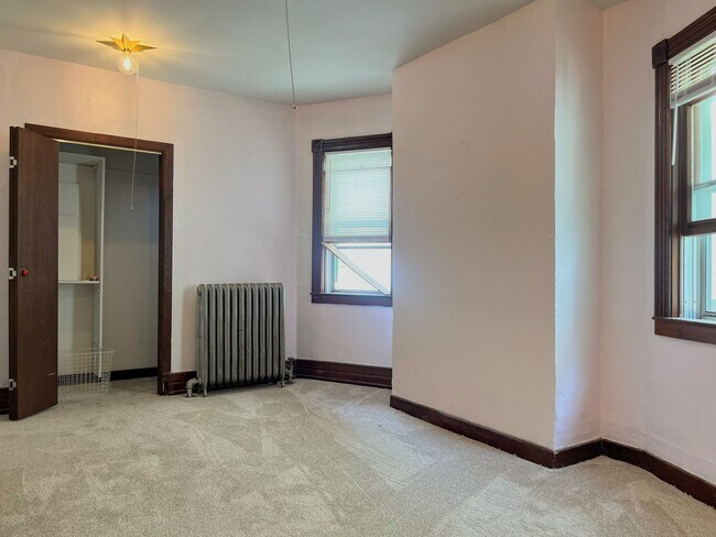 Building Photo - 24 Briggs Ave