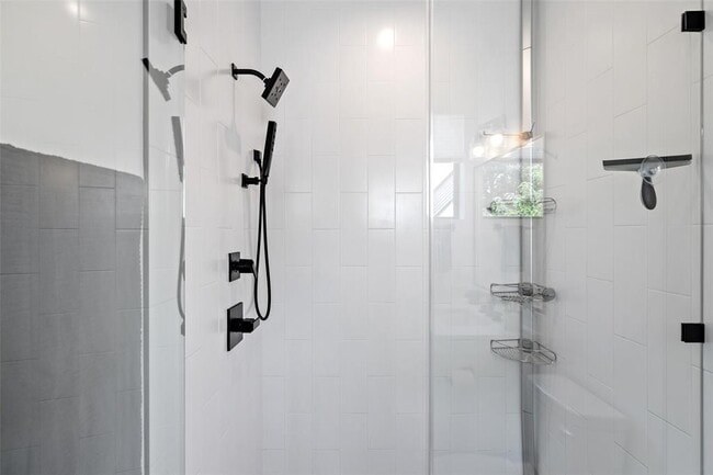 Building Photo - 1903 Frazier Ave