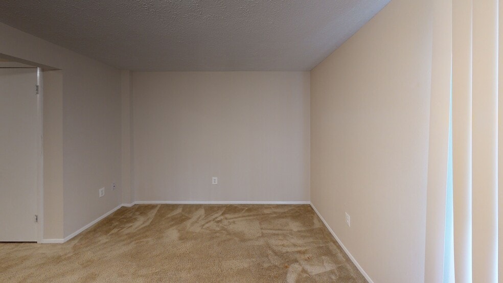 Building Photo - 6 Blue Sky Dr