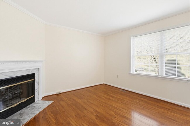 Building Photo - 206 N Towne Ct