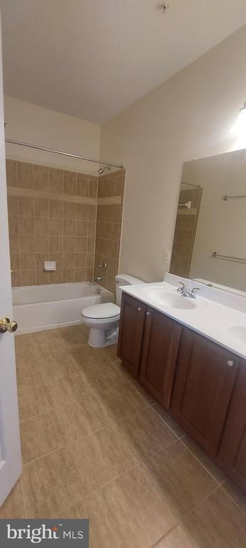 Building Photo - 575 Odendhal Ave