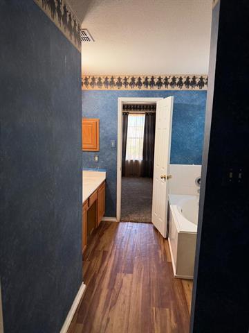 Building Photo - 3104 Deleon Dr