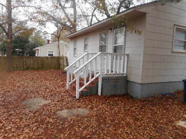 Building Photo - 5430 Palm Cir