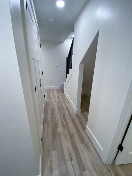 Building Photo - 106 W 1640 N