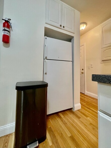 Building Photo - 54 Egmont St