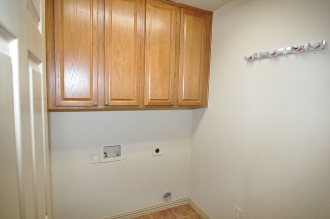 Building Photo - Stunning 4-2-2 in Ft. Worth – Keller ISD!