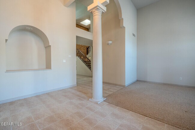 Building Photo - 2066 Paseo Del Prado Dr
