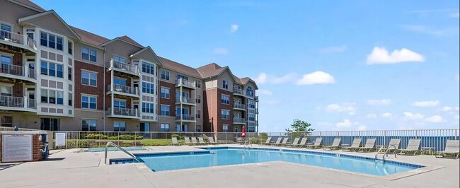 Building Photo - 4130 S Lake Dr