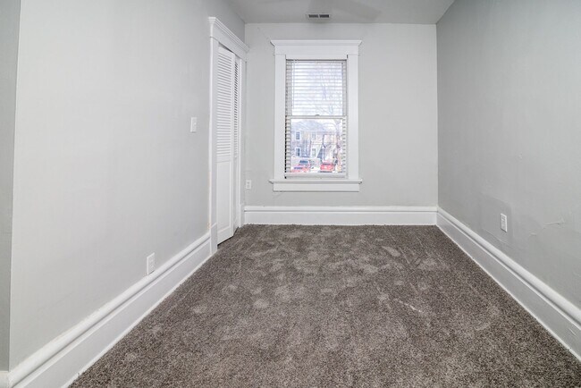 Building Photo - 418 E 17th Ave