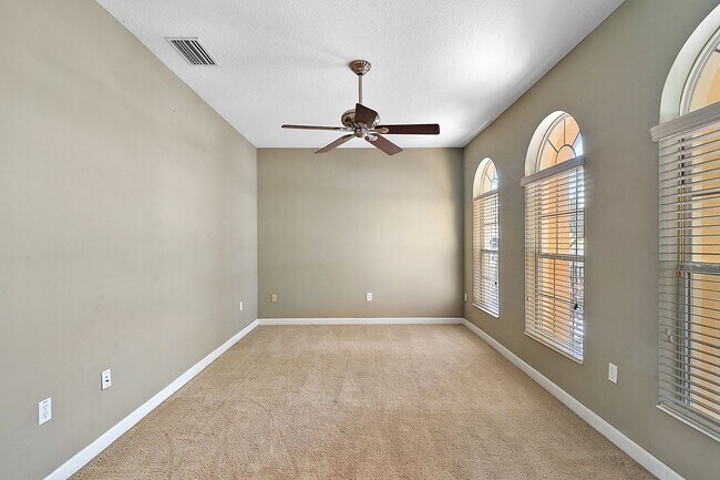 Building Photo - Gorgeous 3-Bedroom, 2-Bath in Bright Water...