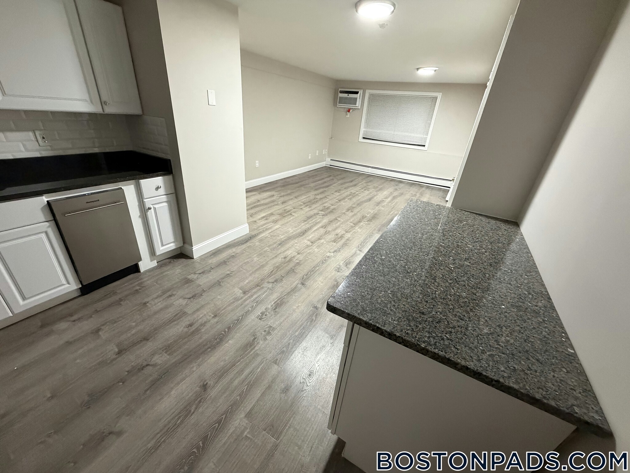 Building Photo - 169 Aiken Ave