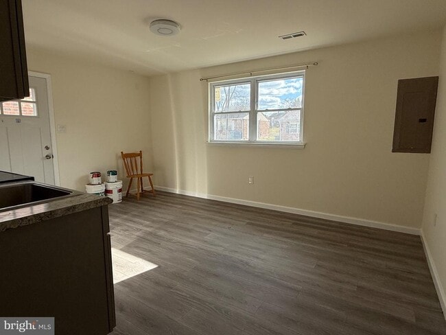 Building Photo - 14 1/2-12 Verdi Cir