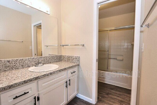 Building Photo - 5828 Alorn Ln