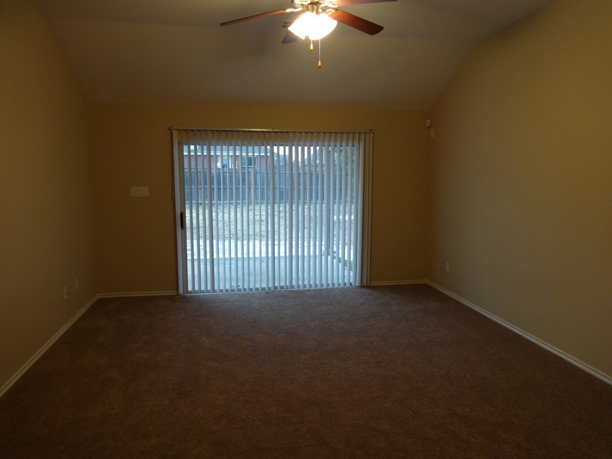 Building Photo - 313 Woodridge Dr
