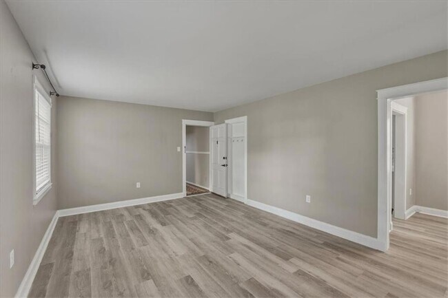 Building Photo - 214 Upham St